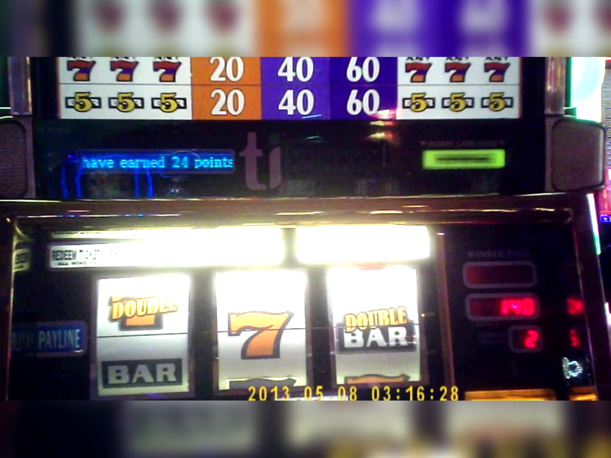 EUR 920 Daily freeroll slot tournament at London Casino 