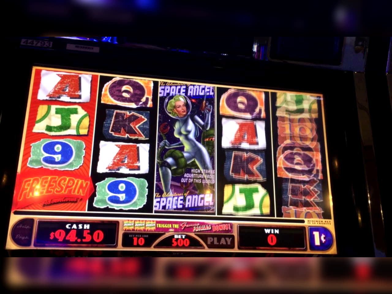 Eur 405 Daily freeroll slot tournament at Superior Casino