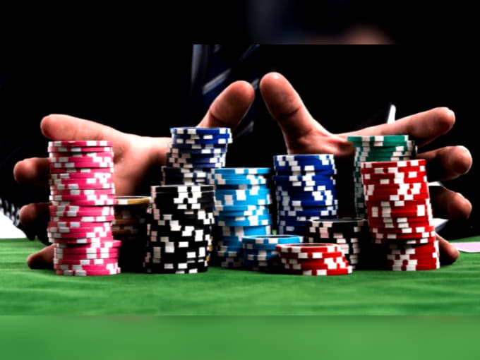 €1111 Daily freeroll slot tournament at Canada Casino 