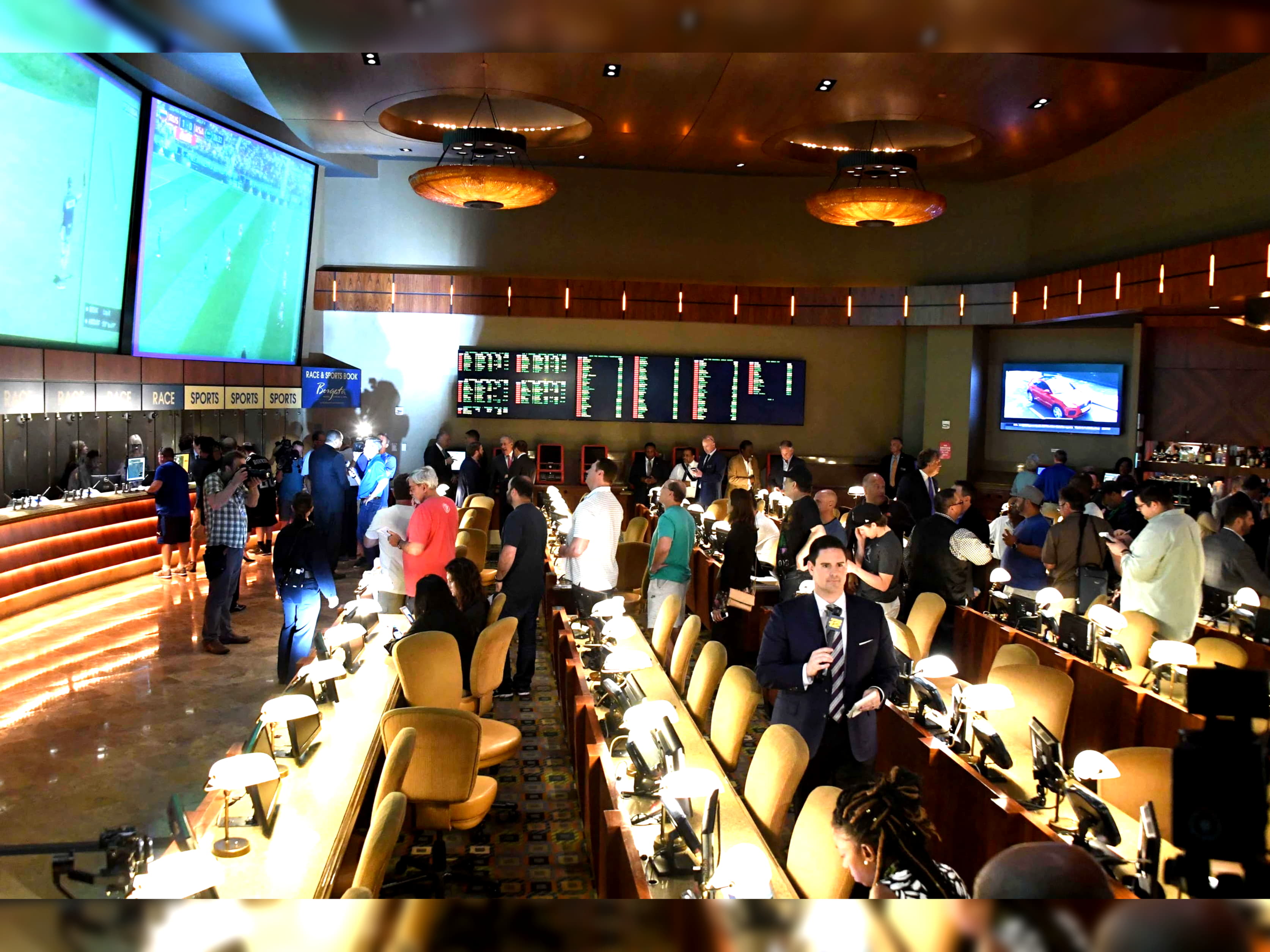€255 Free Casino Ticket at Leo Dubai Casino