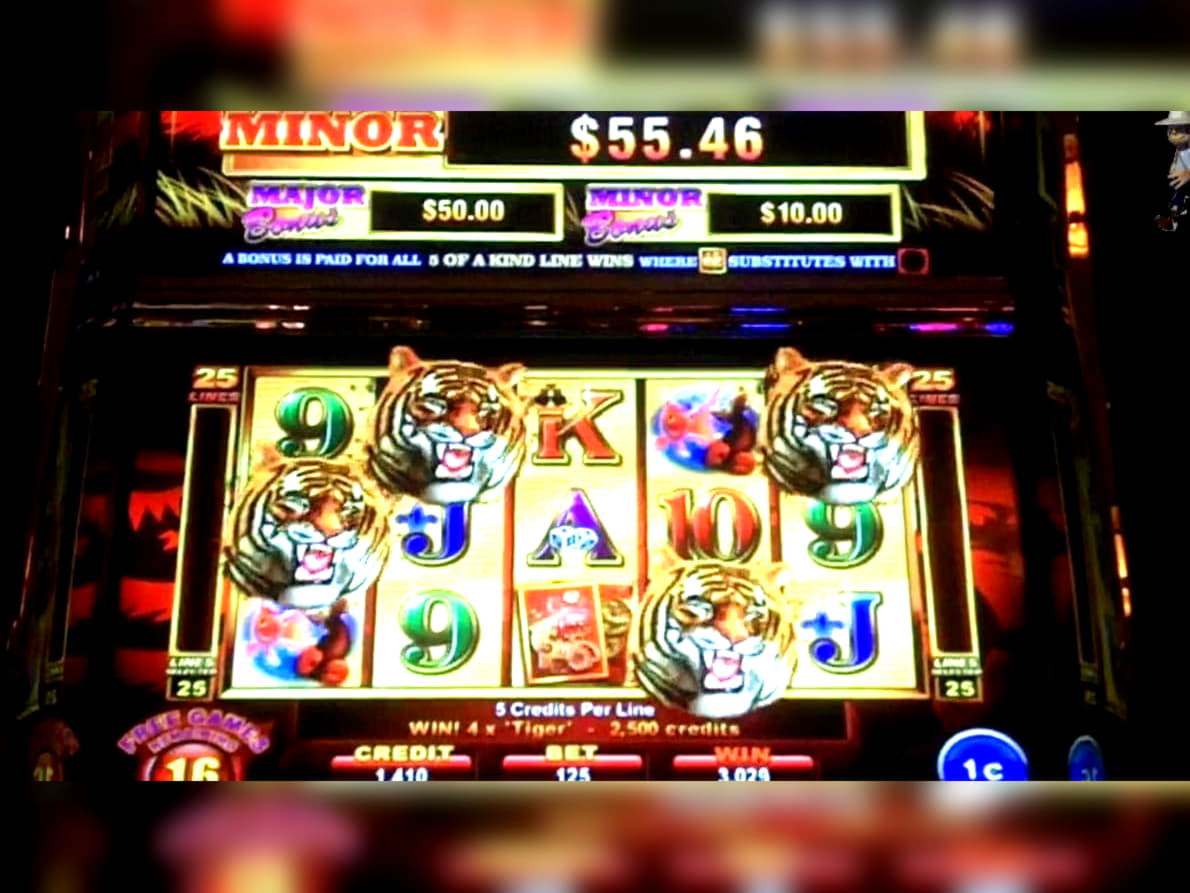 50 Loyal Free Spins! at Sloto Cash Casino