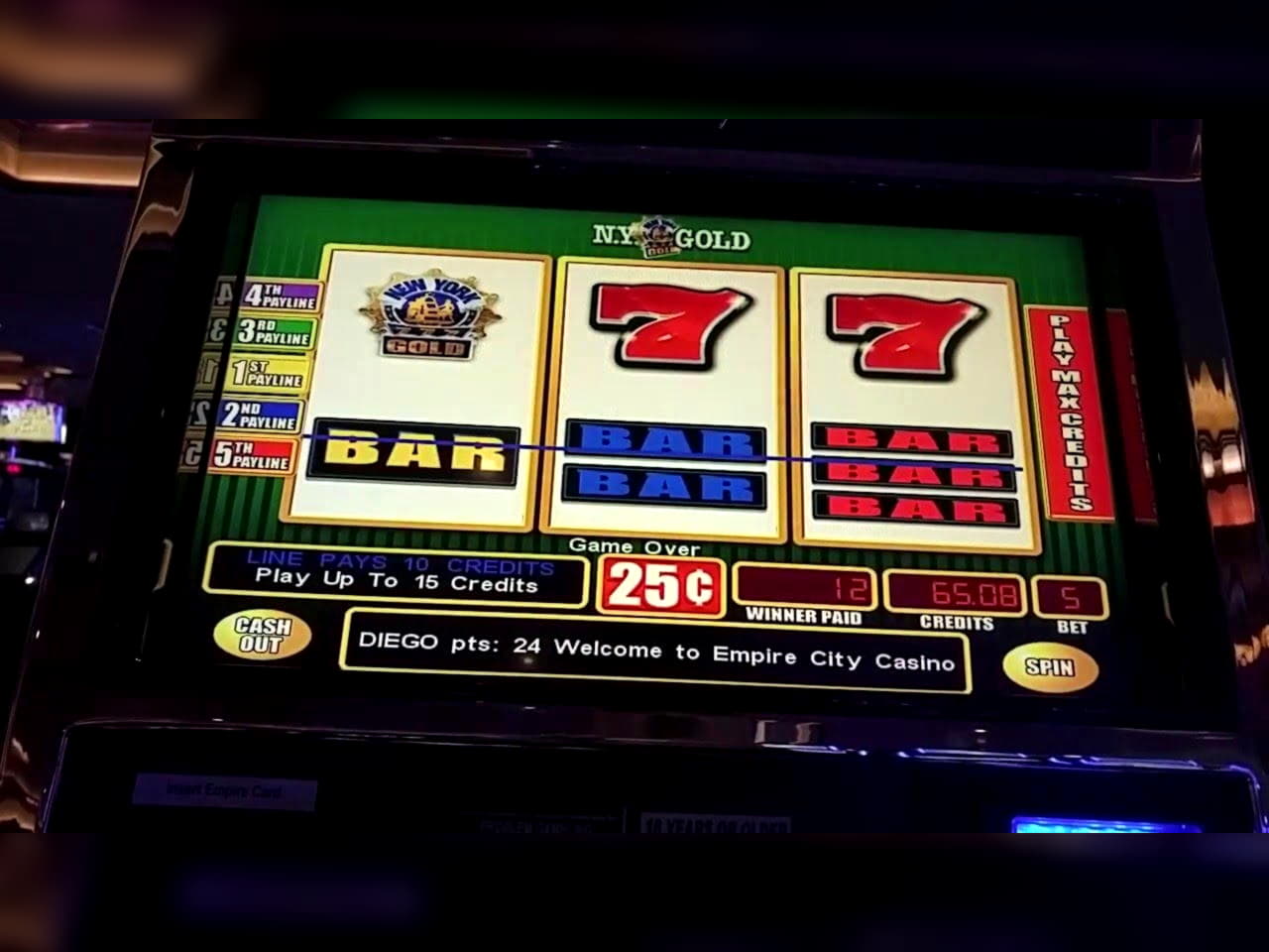 €695 Daily freeroll slot tournament at Slots Million Casino