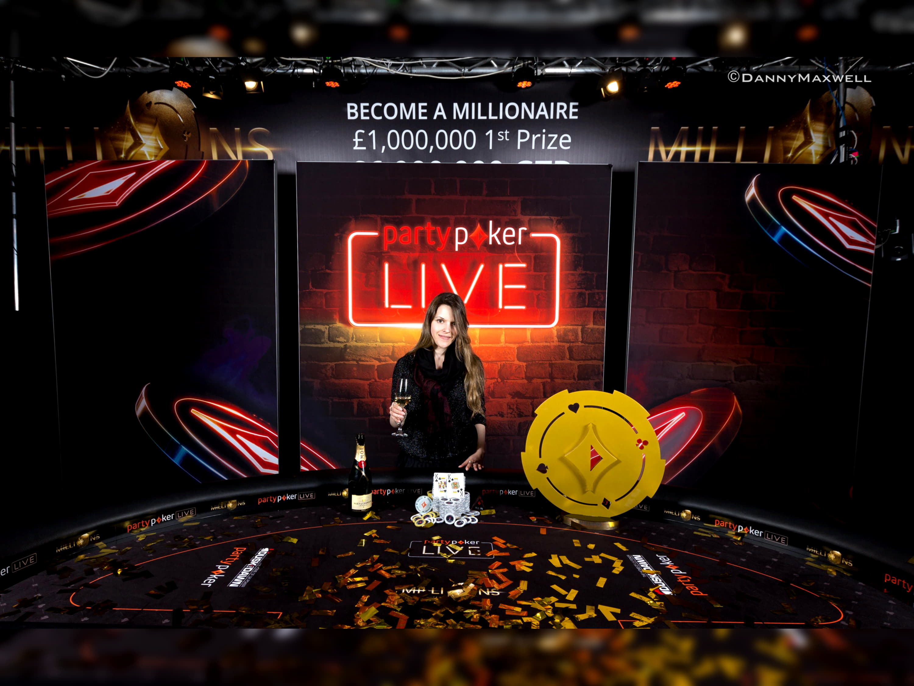 $305 Daily freeroll slot tournament at Betwinner Casino