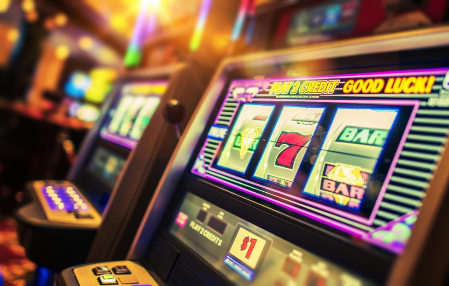 975% Deposit Match Bonus at Royal Panda Casino