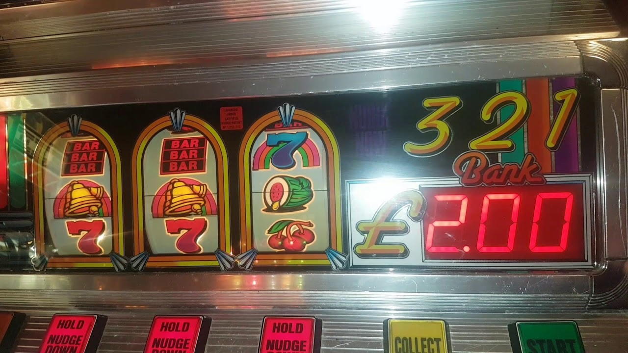 EURO 355 Daily freeroll slot tournament at Royal Panda Casino